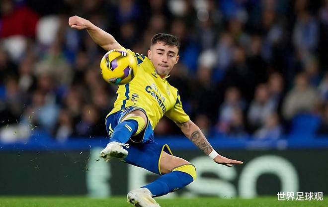 包含比利亚雷亚尔客场大胜，豪取三分的词条