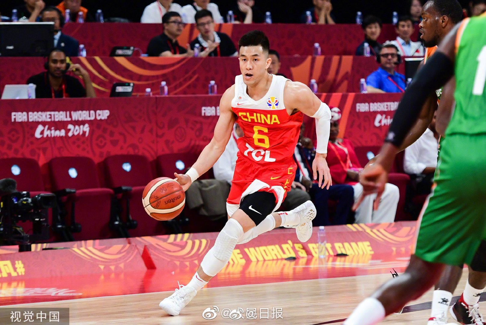 坚守阵地：英格兰队面临中国队的防守反击的简单介绍