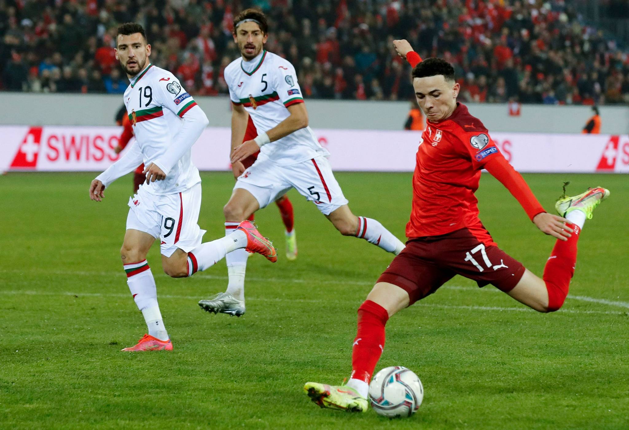 欧预赛的战况日趋激烈：各队实力逐渐暴露的简单介绍