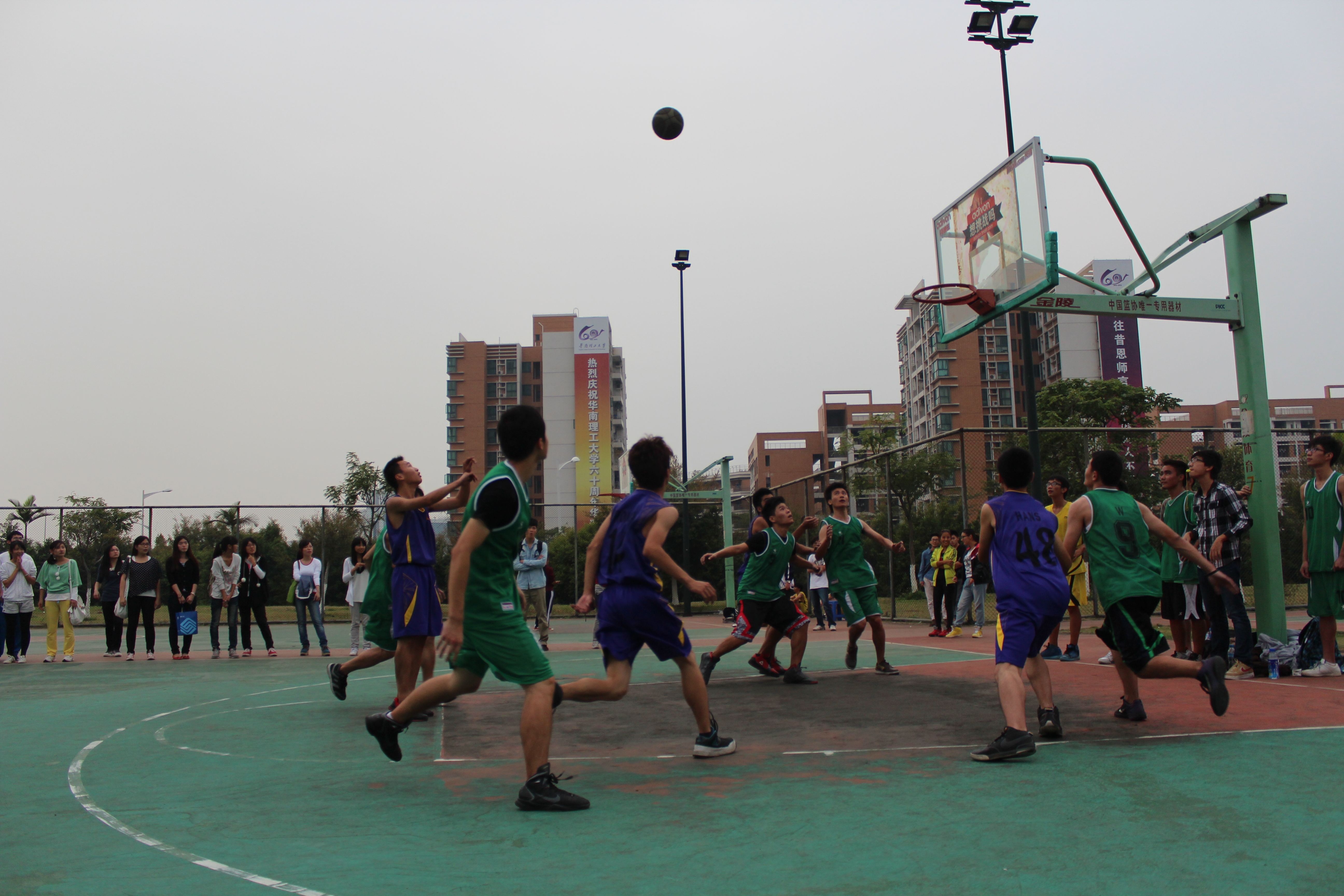 篮球比赛推动青少年热衷运动,流行起来的简单介绍 篮球比赛推动青少年热衷运动,流行起来的简单介绍