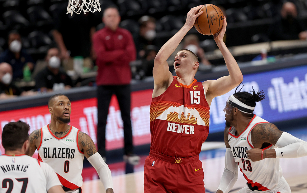 包含弗里戴特砍下四双，开拓者完成大逆转的词条