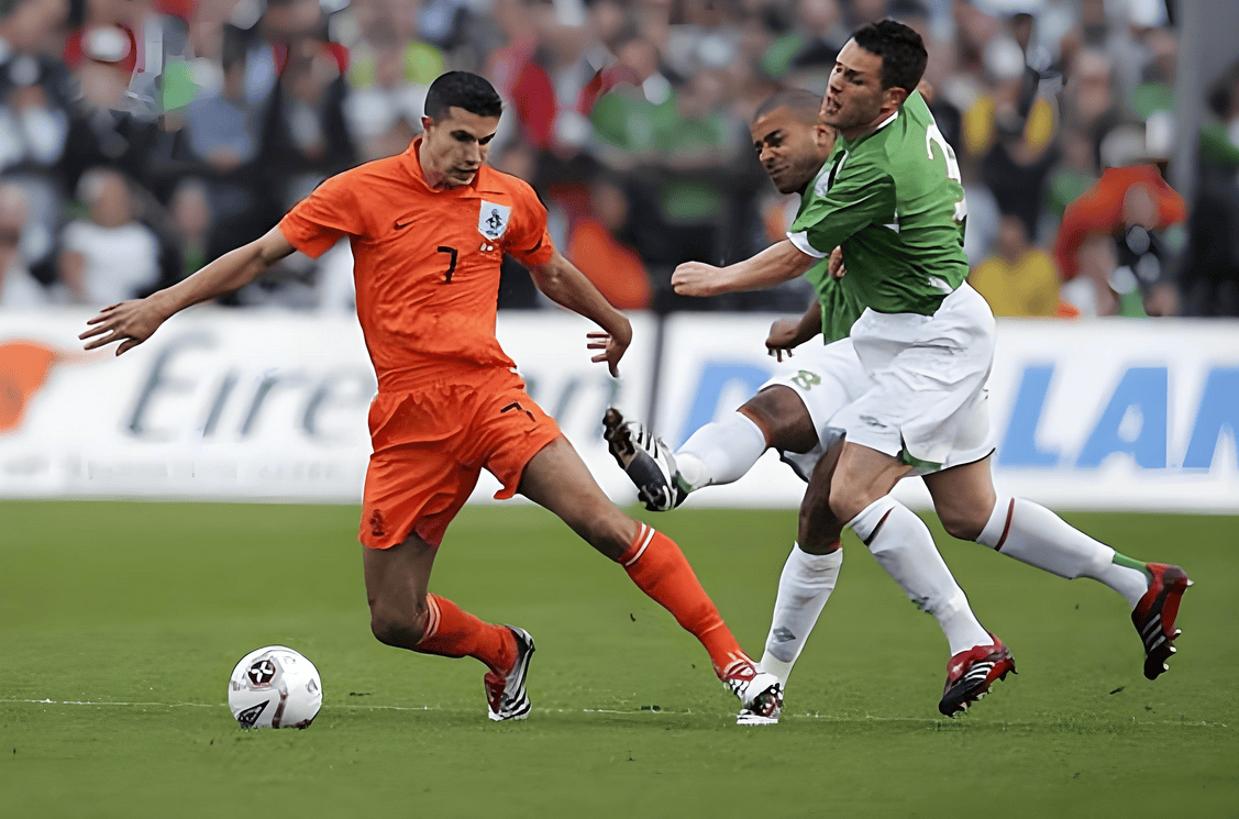 包含土耳其逼平荷兰，备战国际足球盛事的词条