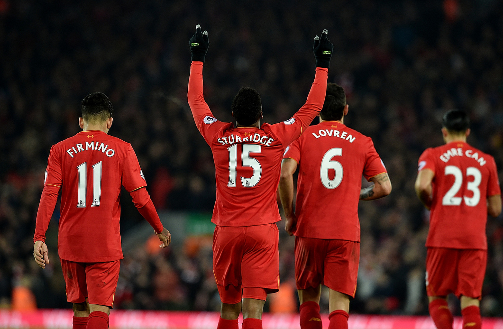 阿贾克斯大胜利物浦，客场取得惊人优势