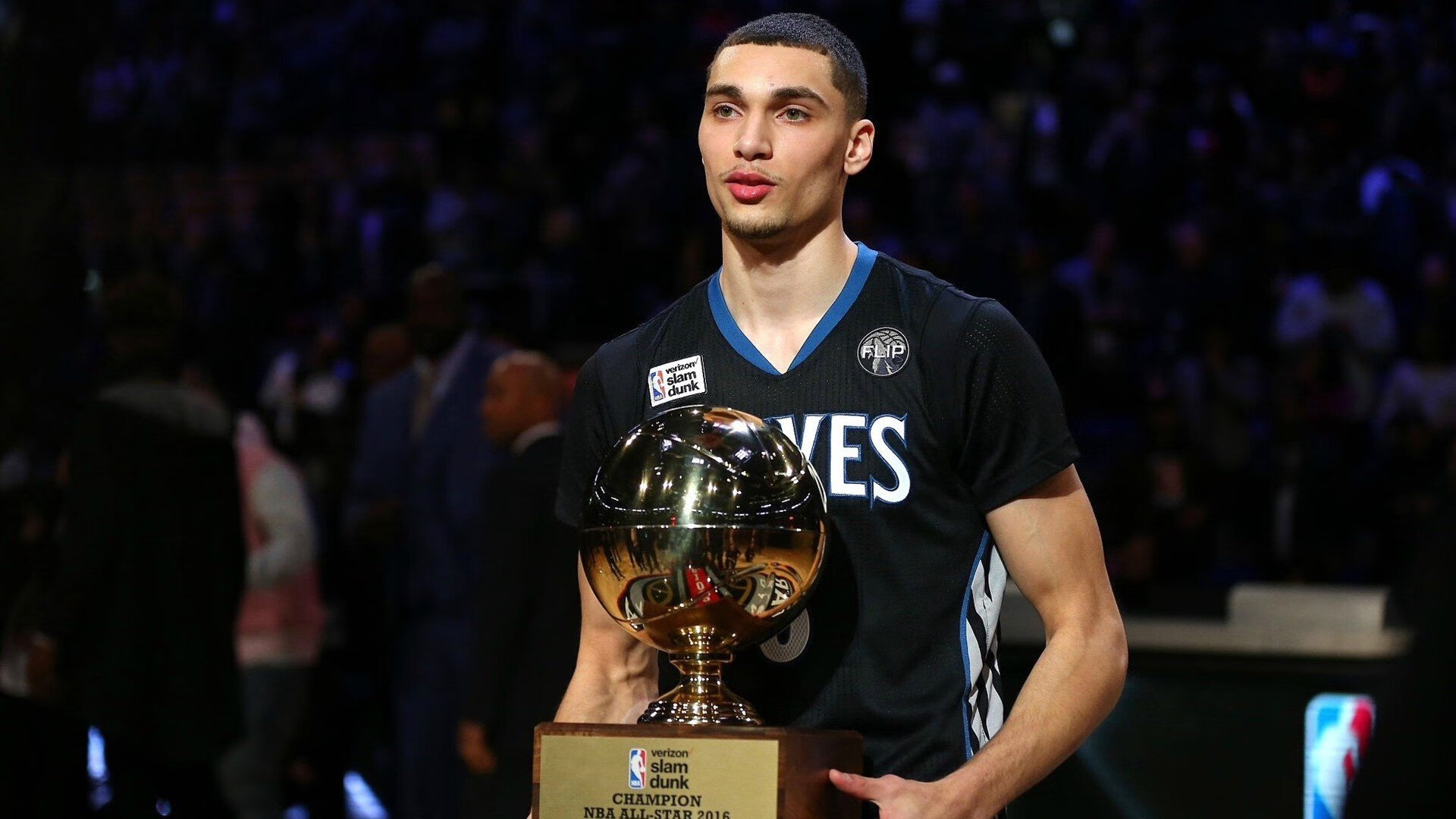 孤星闪耀，凤凰涅槃，布克年度焦点战接管比赛，独行侠速胜火箭启示录