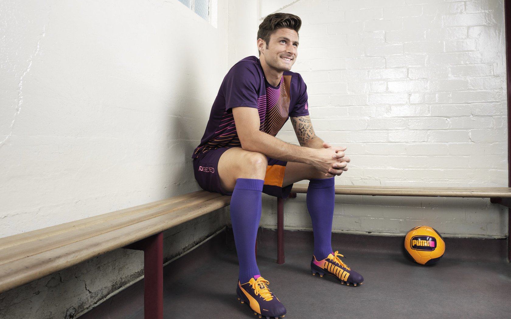 西甲国家德比焦点战，雄鹿强势晋级灰熊